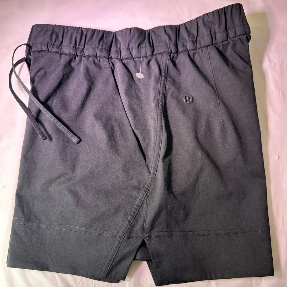 lululemon athletica Men's Charcoal Gray Athletic Shorts